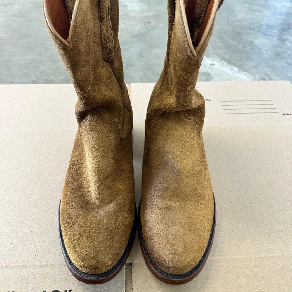 Ariat Men’s Bench Made Clanton Western Boots – Oiled Tan Roughout, Size 10D - Picture 3 of 10